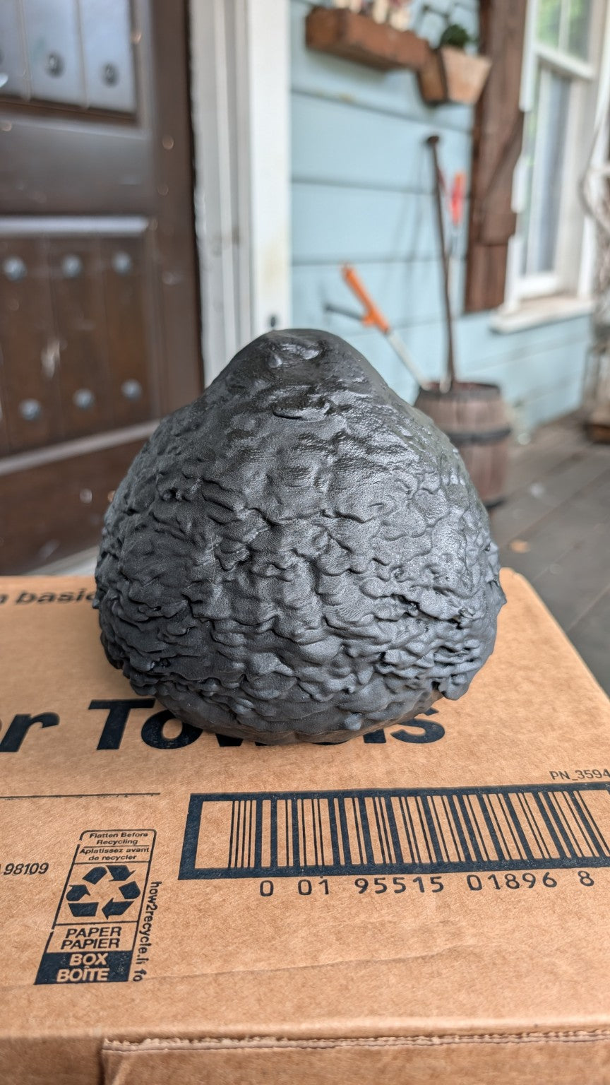 Rear view of the raven figurine